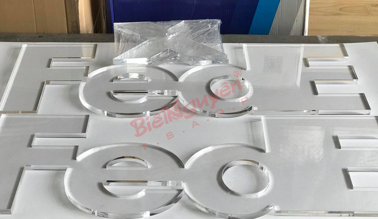 Mica trong 20mm cắt bằng laser